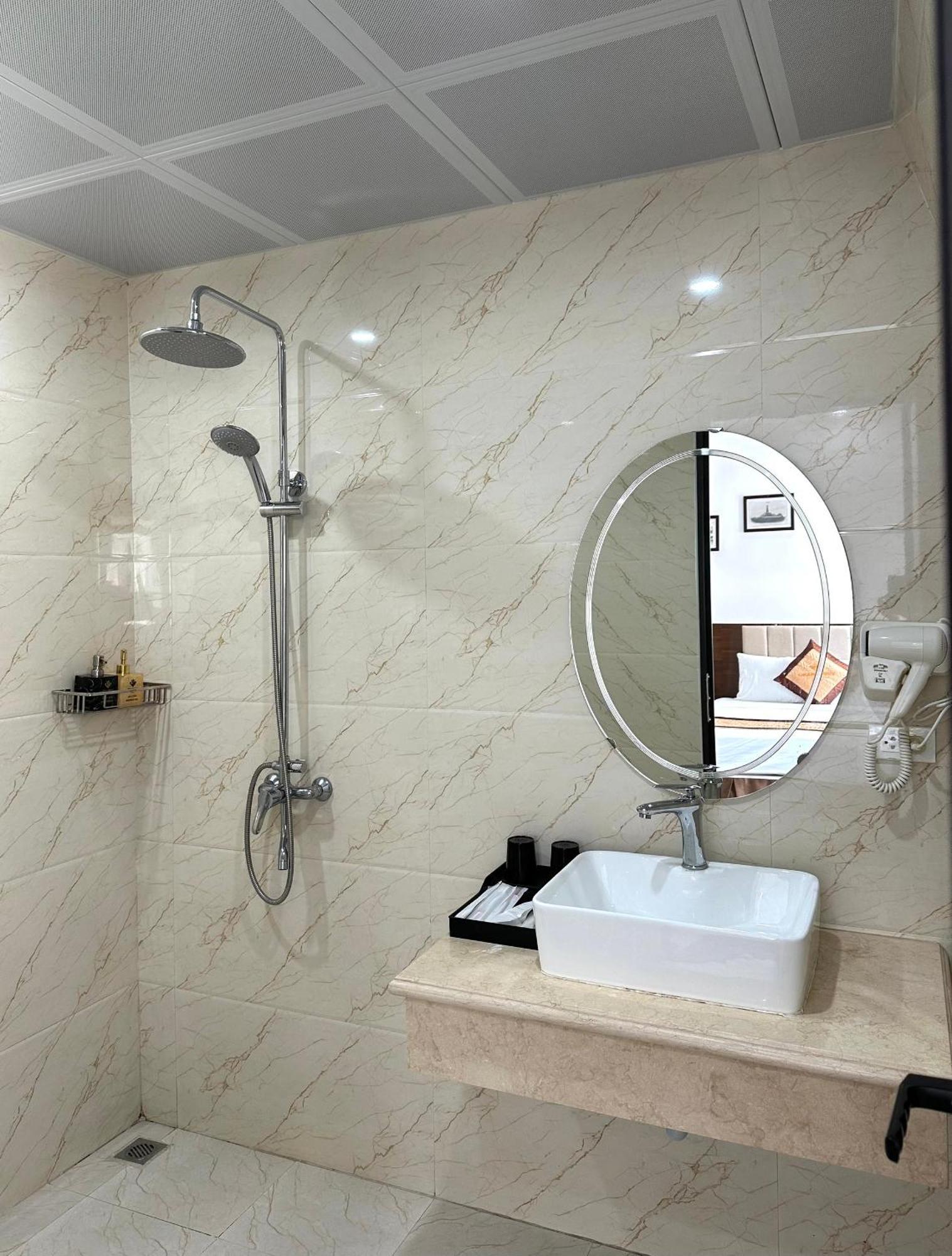 Vinh Khang Ha Long Hotel Екстер'єр фото