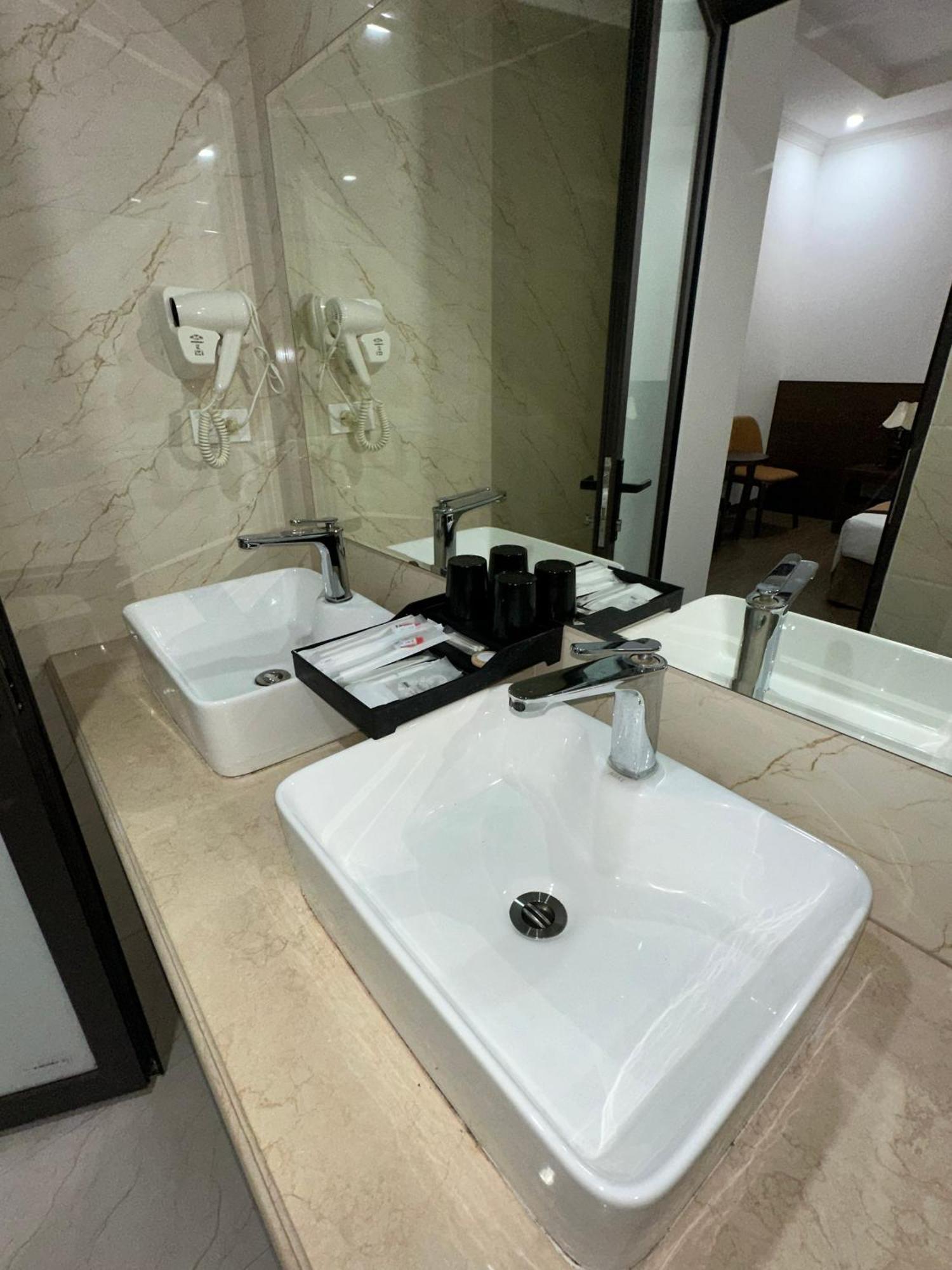 Vinh Khang Ha Long Hotel Екстер'єр фото